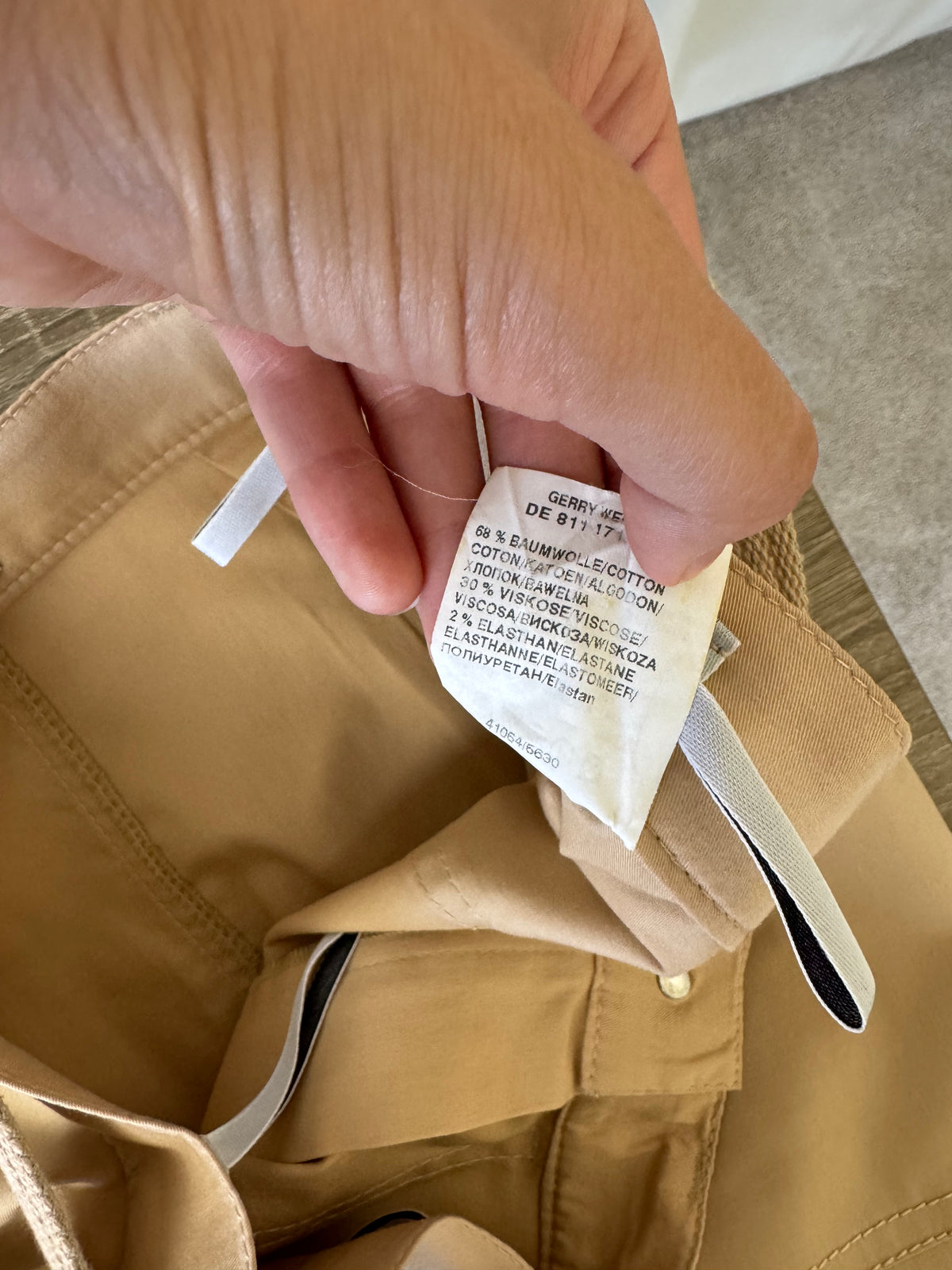 Fusta GERRY WEBER în stil Safari cu talie înaltă ( mărimea M) 
Bumbac și vascoza