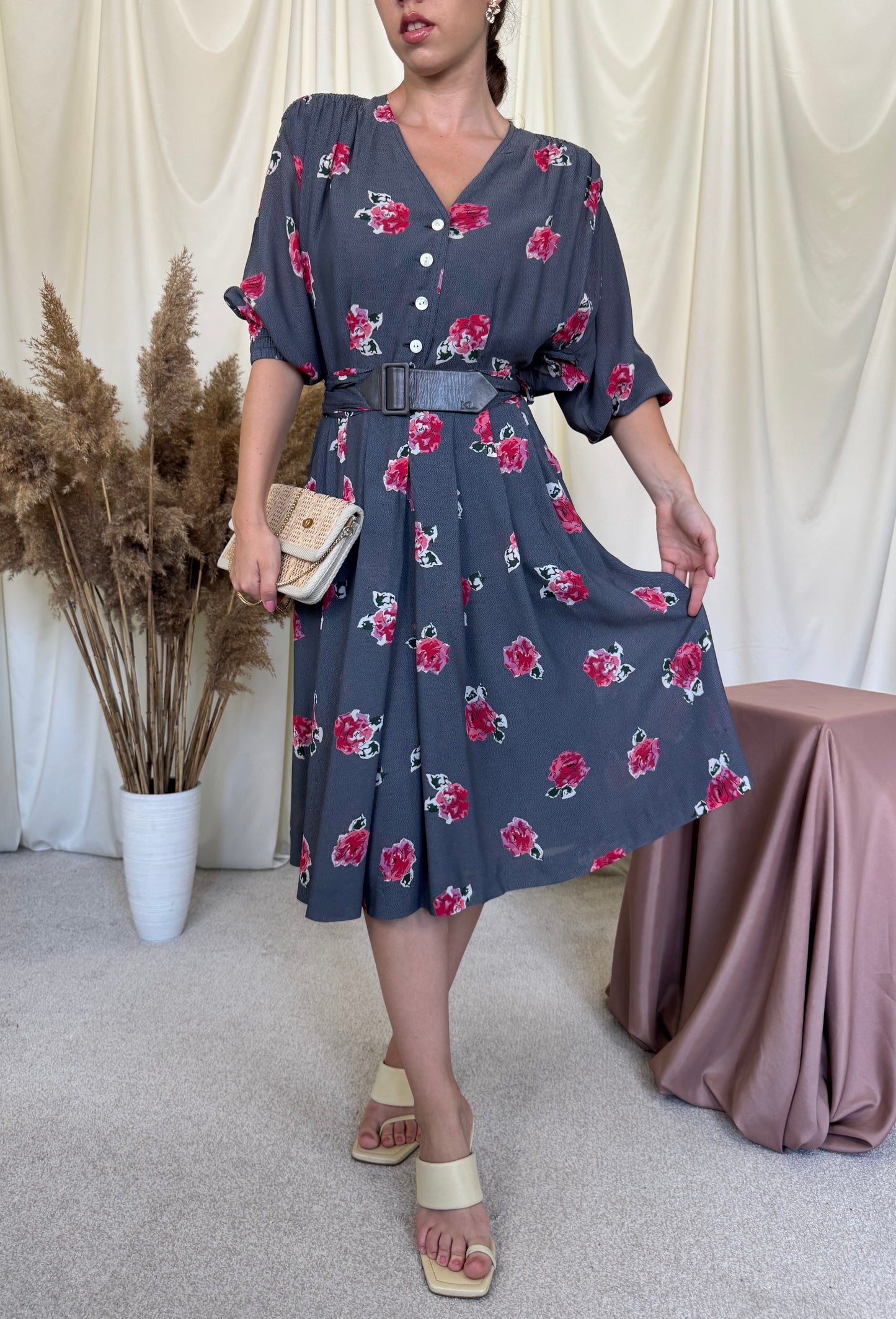 Rochie vintage KARL LAGERFELD cu centura din piele naturala inscripționată, print floral ( mărimea M/L)
