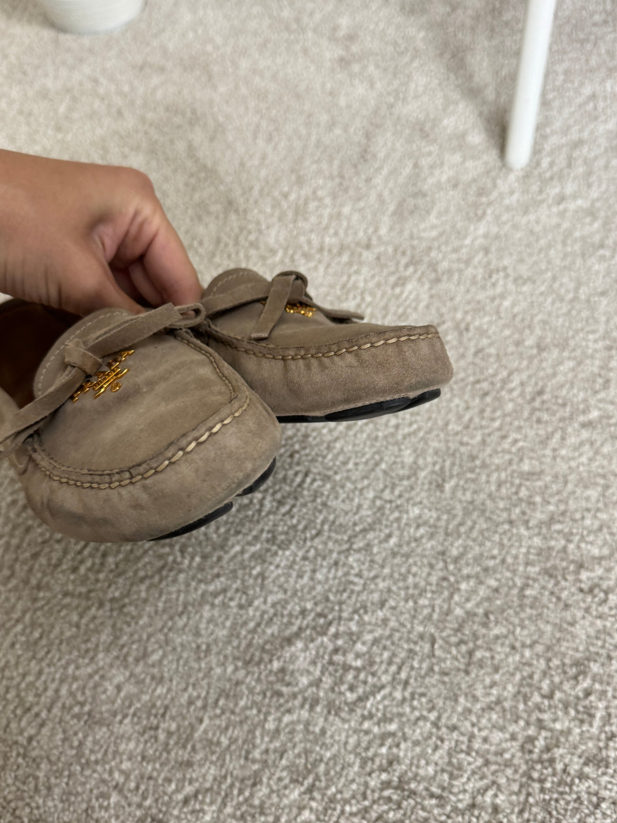Mocasini PRADA din piele naturala cu inscripție metalică ( mărimea 37)