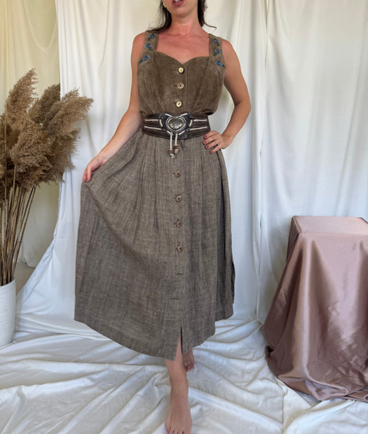 Rochie vintage din in si piele naturala brodata.( M-L) centura piele inclusa